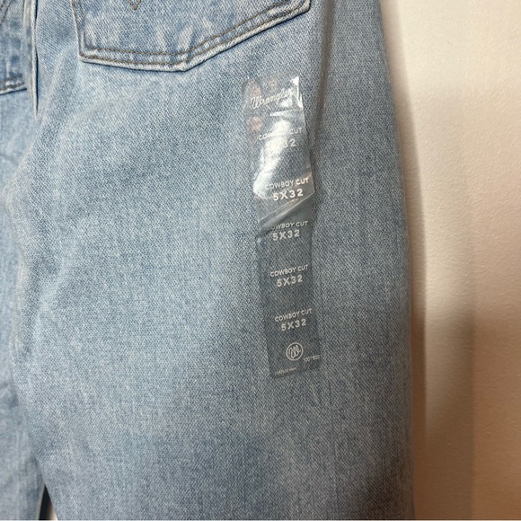Wrangler Women's Vintage Style Cowboy Cut Classic Slim Fit Jean Size 5x32- NWT - Picture 7 of 15
